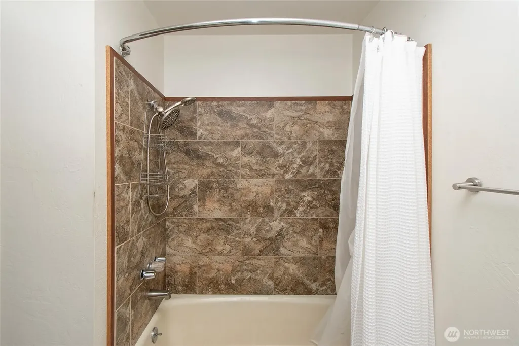 537 Herrick Road Port Angeles WA 98363