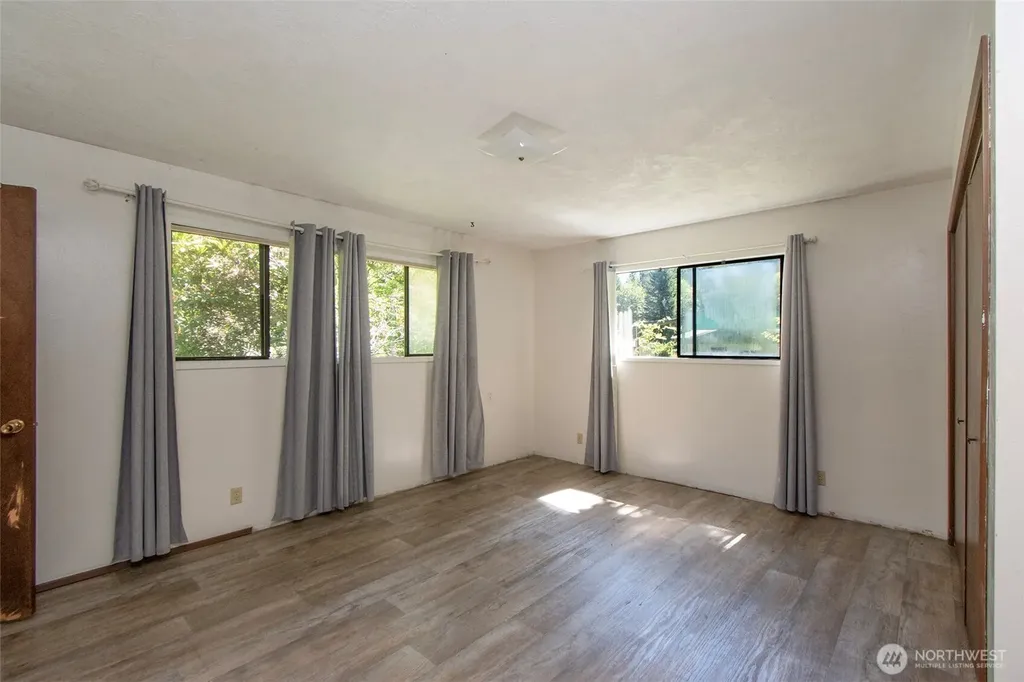 537 Herrick Road Port Angeles WA 98363