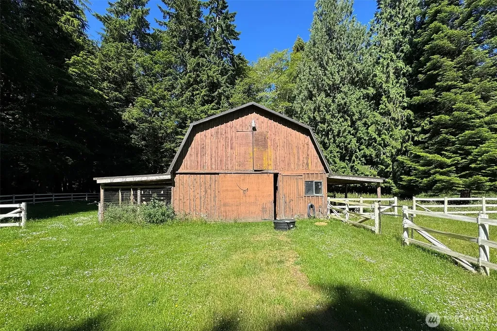 537 Herrick Road Port Angeles WA 98363
