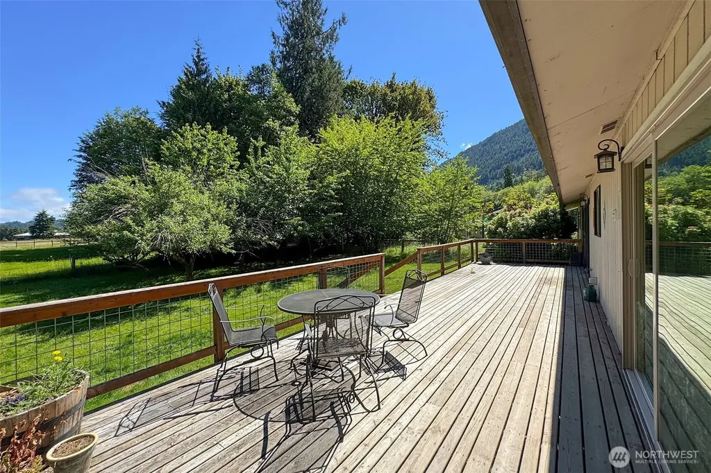 537 Herrick Road Port Angeles WA 98363