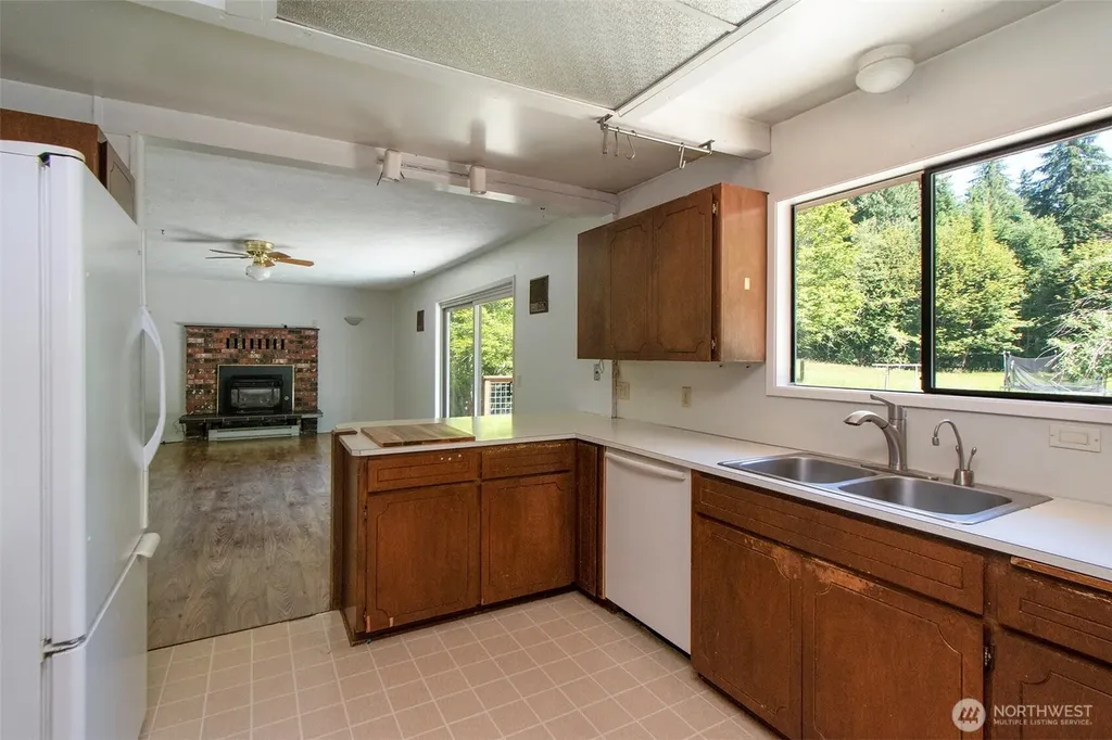 537 Herrick Road Port Angeles WA 98363