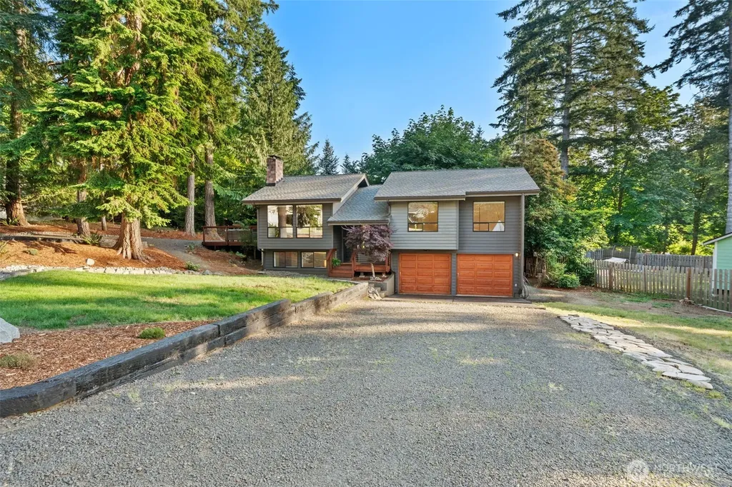 91 E Lakeland Way Allyn WA 98524