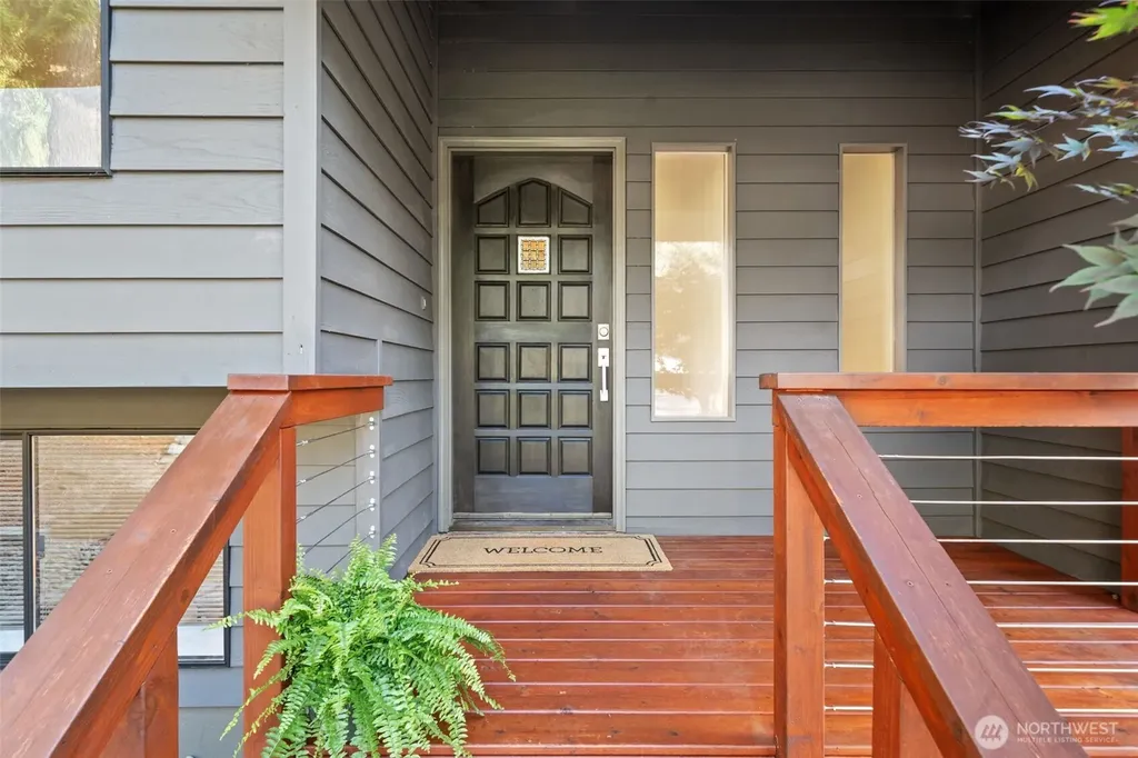 91 E Lakeland Way Allyn WA 98524
