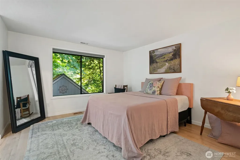 91 E Lakeland Way Allyn WA 98524