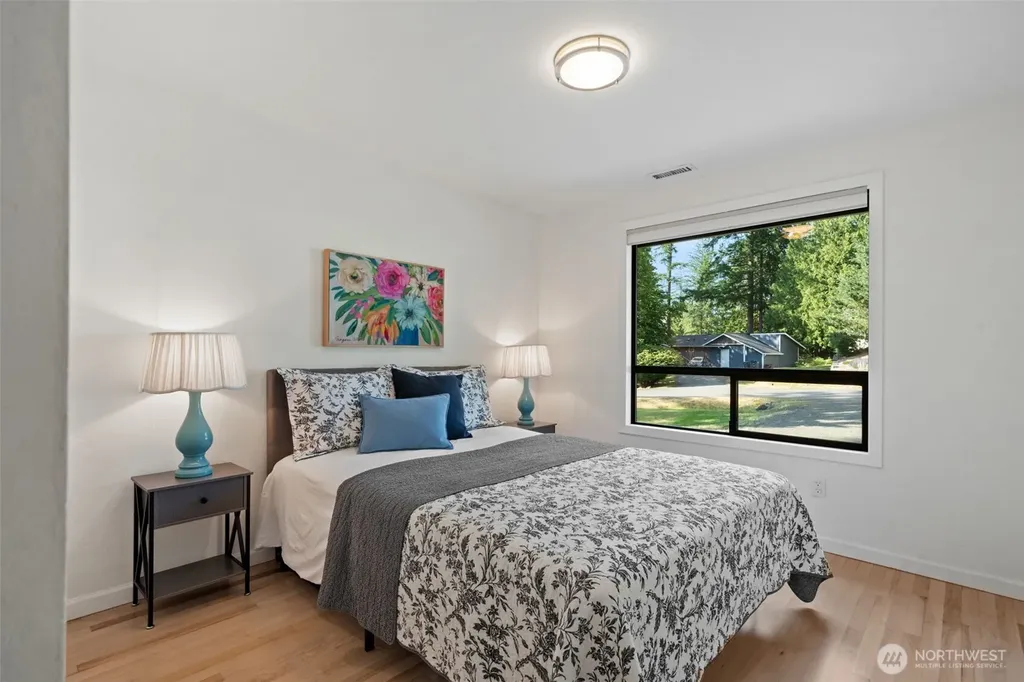 91 E Lakeland Way Allyn WA 98524