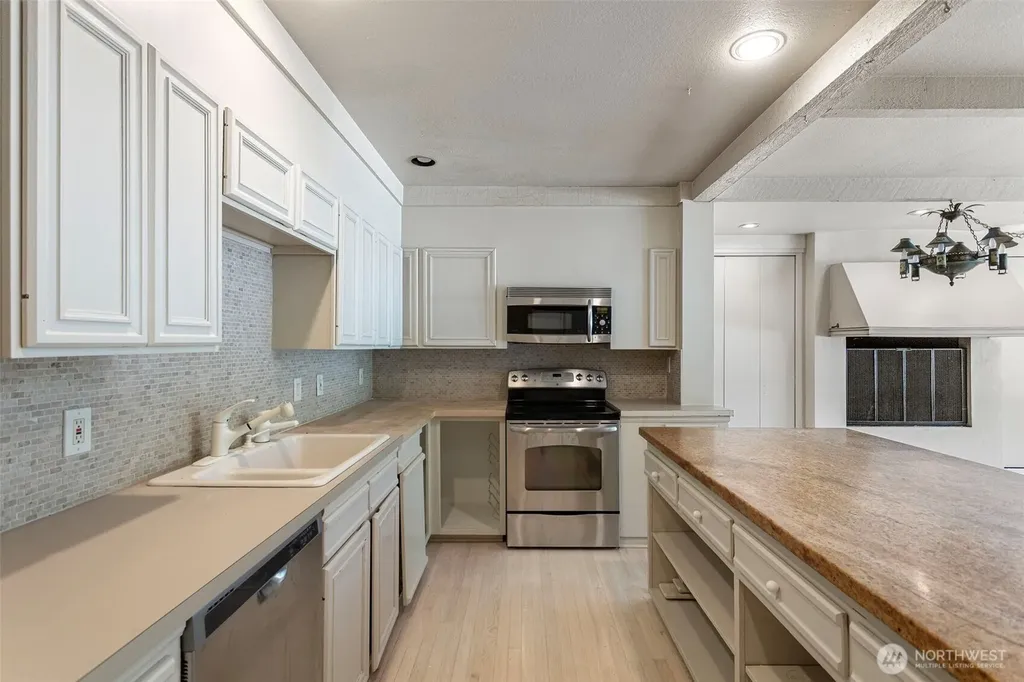 10260 Kaylen Place Bellevue WA 98004