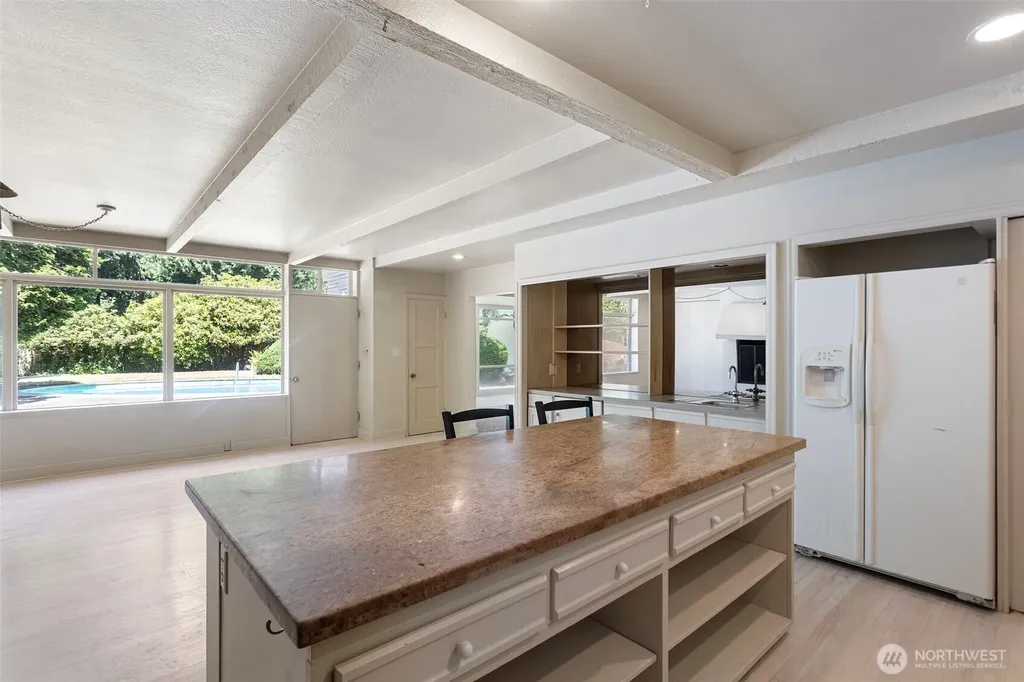 10260 Kaylen Place Bellevue WA 98004
