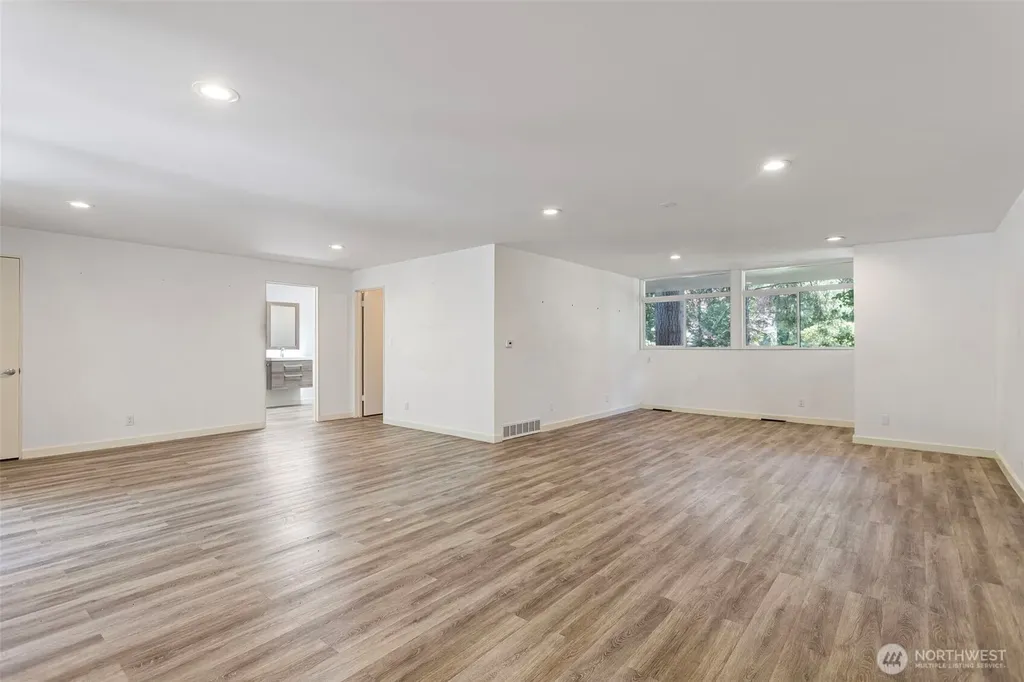 10260 Kaylen Place Bellevue WA 98004