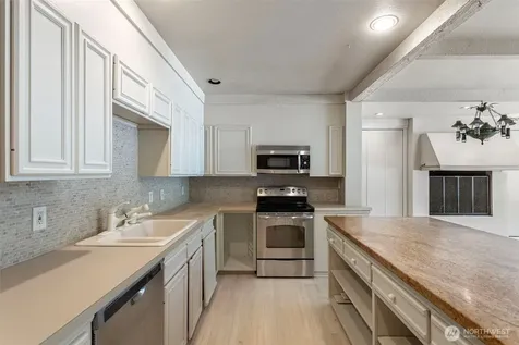 10260 Kaylen Place Bellevue WA 98004