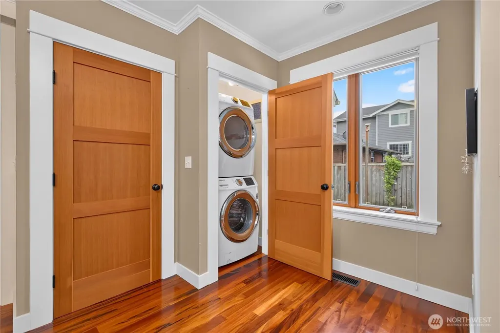 7337 Jones Avenue NW Seattle WA 98117