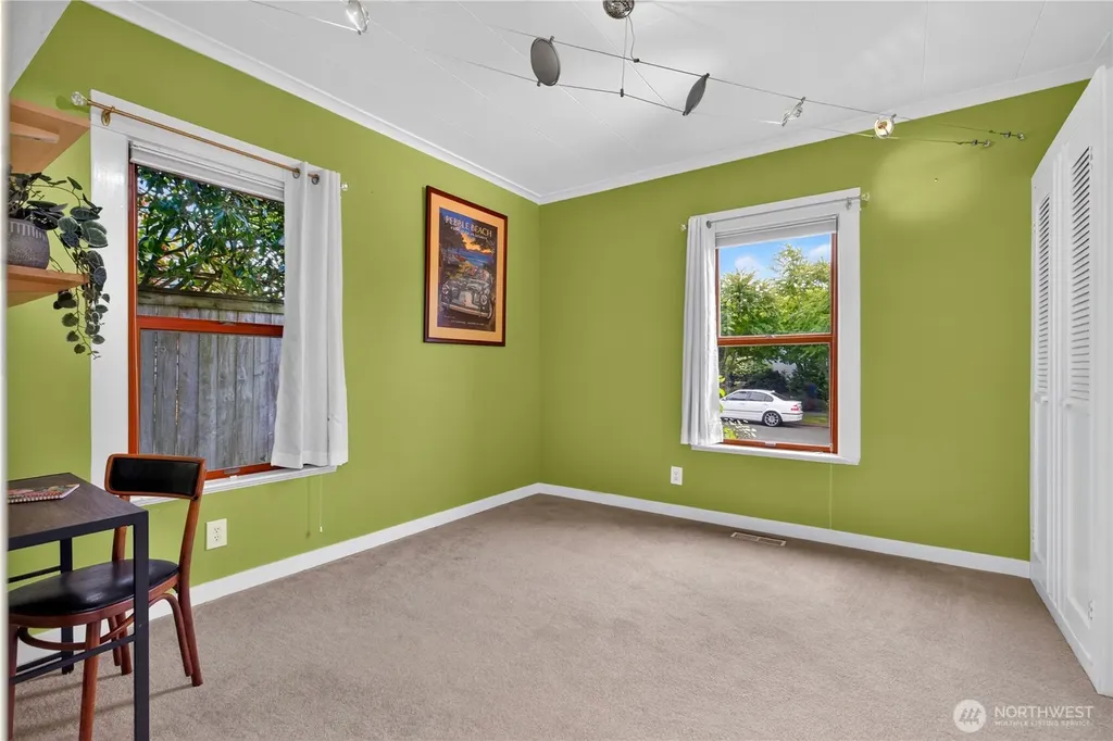 7337 Jones Avenue NW Seattle WA 98117