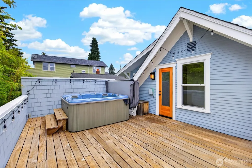 7337 Jones Avenue NW Seattle WA 98117