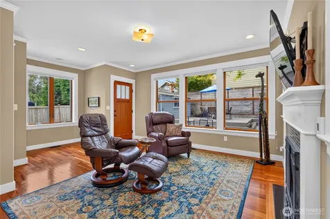 7337 Jones Avenue NW Seattle WA 98117