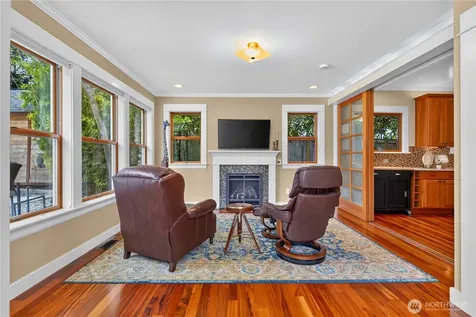 7337 Jones Avenue NW Seattle WA 98117