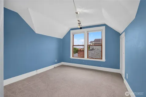 7337 Jones Avenue NW Seattle WA 98117