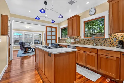 7337 Jones Avenue NW Seattle WA 98117