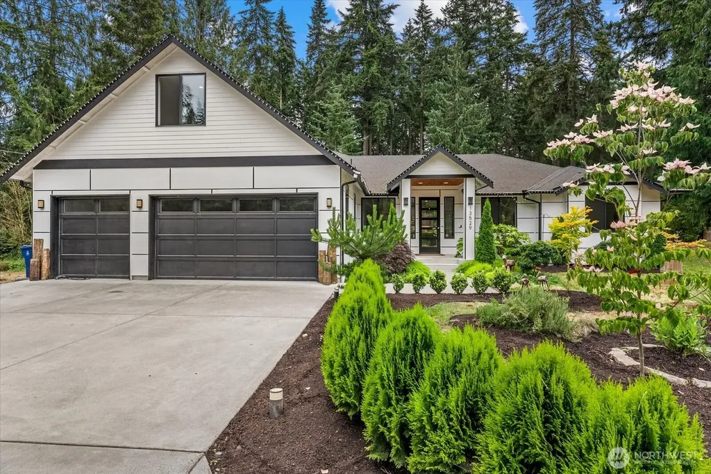 13529 Cascadian Way Everett WA 98208