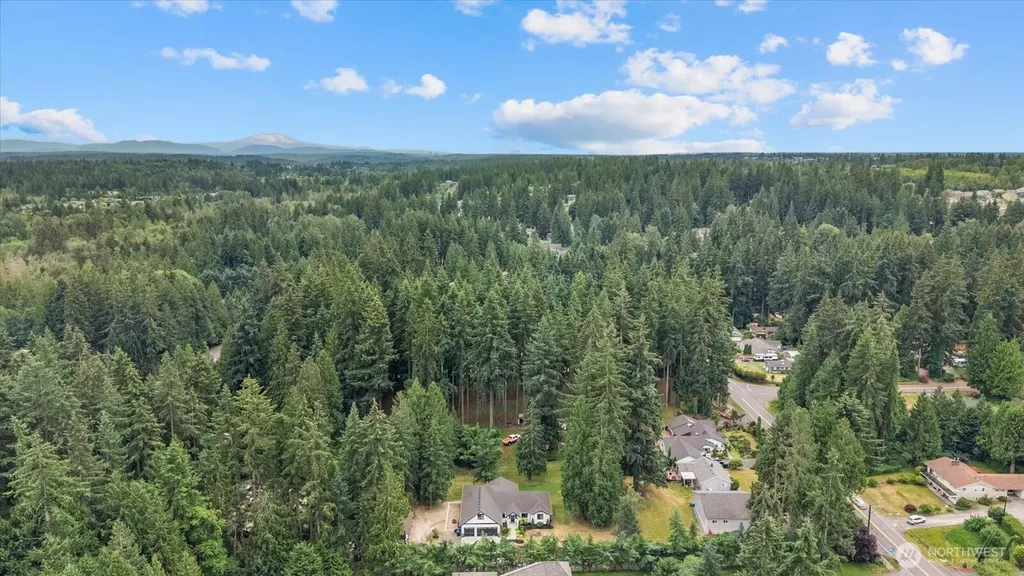 13529 Cascadian Way Everett WA 98208