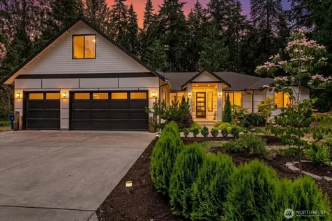 13529 Cascadian Way Everett WA 98208