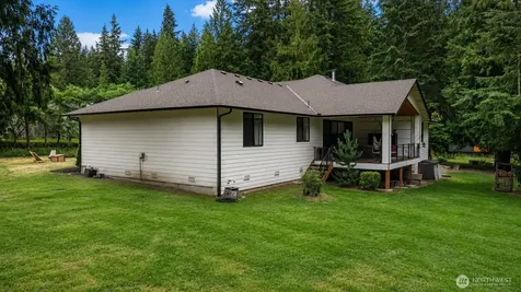 13529 Cascadian Way Everett WA 98208