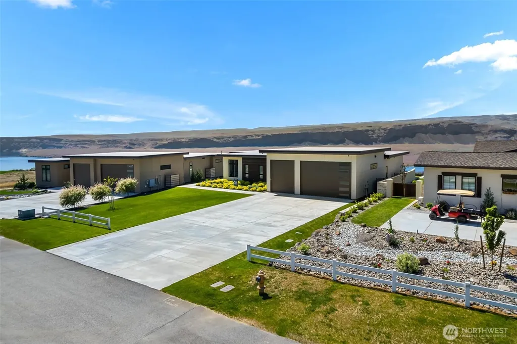 9665 Ridgeview Drive NW Quincy WA 98848