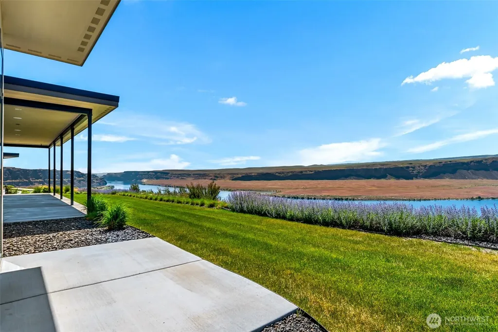 9665 Ridgeview Drive NW Quincy WA 98848