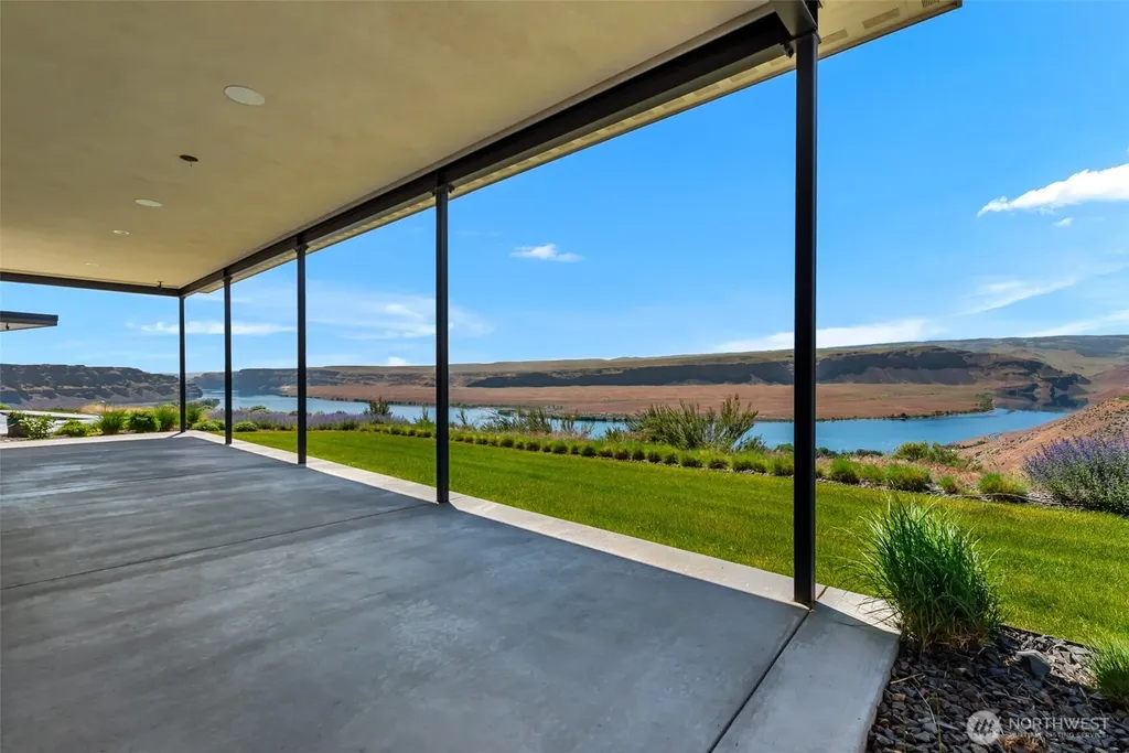 9665 Ridgeview Drive NW Quincy WA 98848