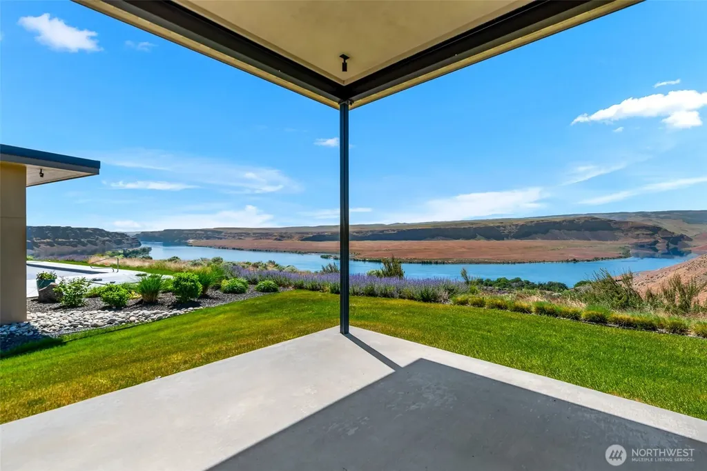 9665 Ridgeview Drive NW Quincy WA 98848