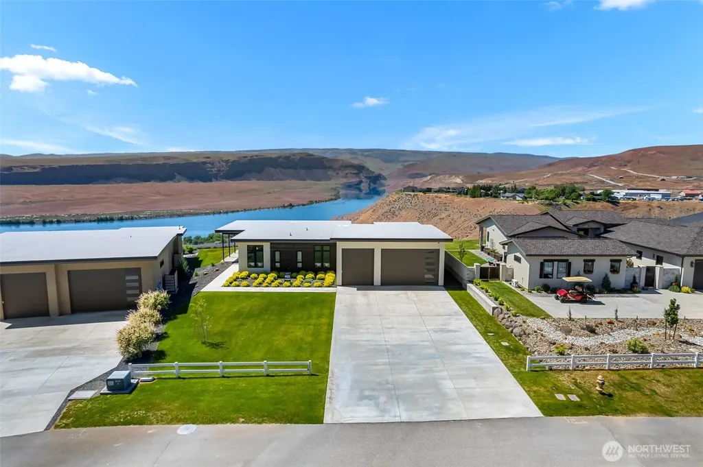 9665 Ridgeview Drive NW Quincy WA 98848