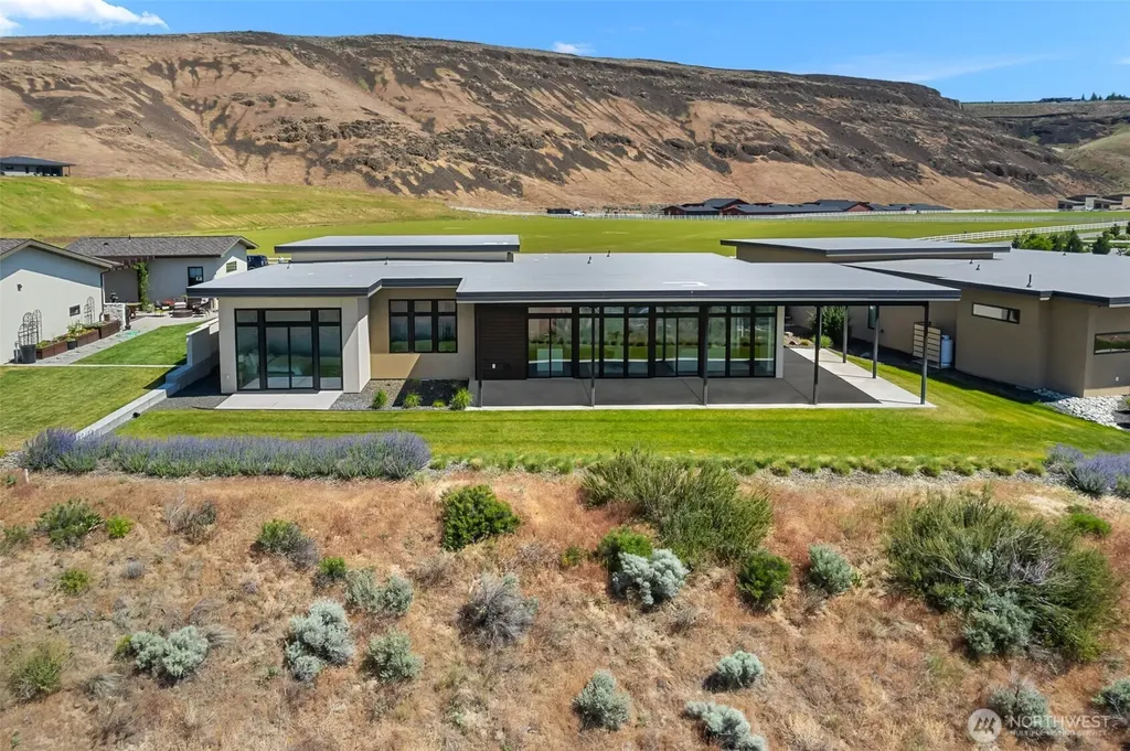 9665 Ridgeview Drive NW Quincy WA 98848