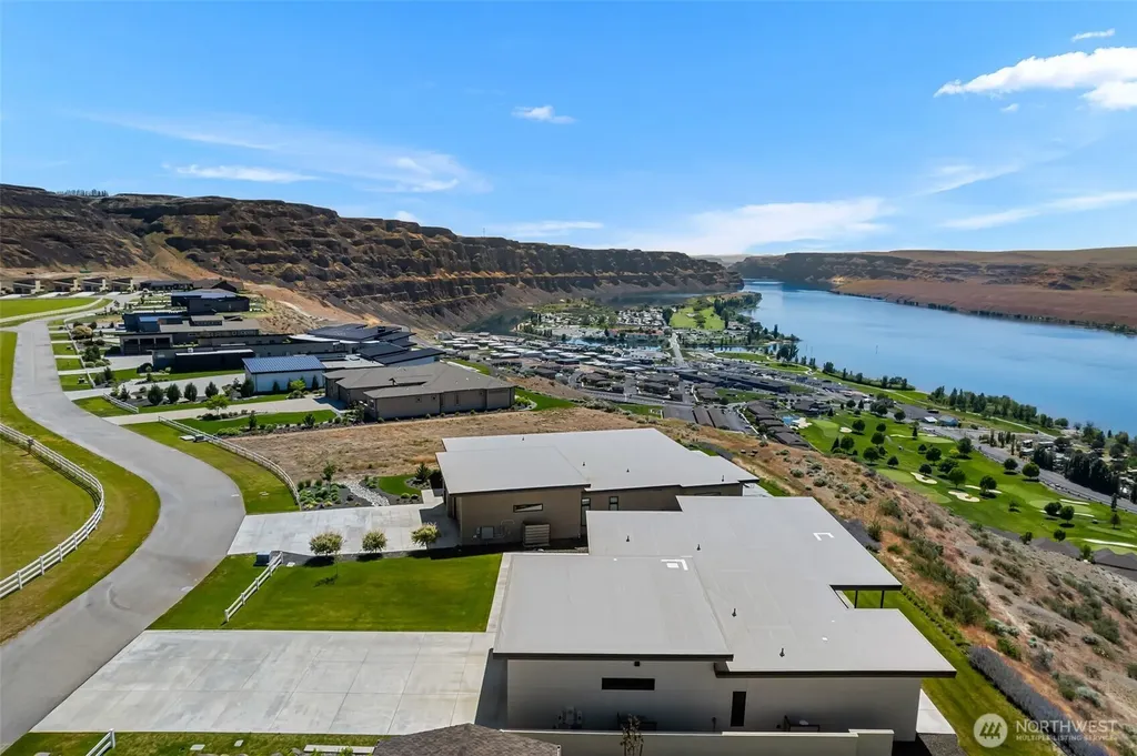 9665 Ridgeview Drive NW Quincy WA 98848