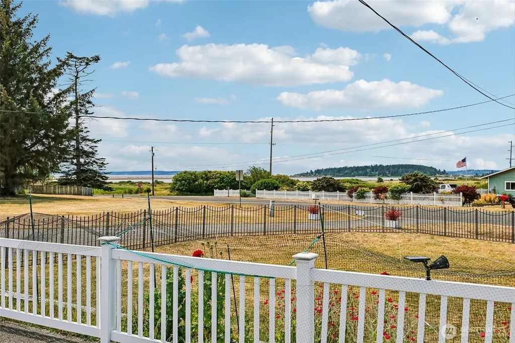 895 Prairie View Avenue Coupeville WA 98239