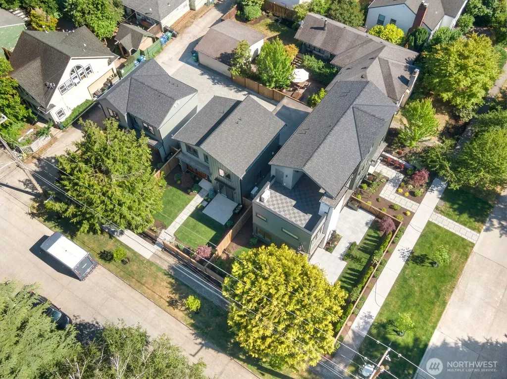 2815 W Bertona Street Seattle WA 98199