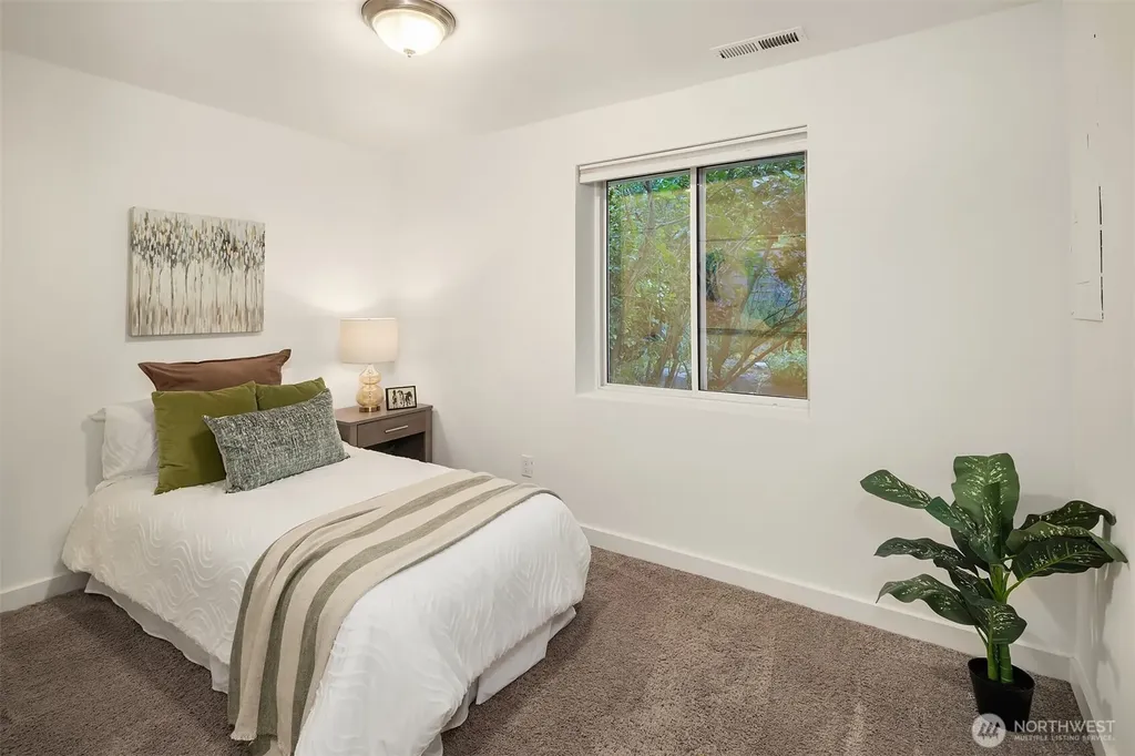 5702 239th Place SW Mountlake Terrace WA 98043