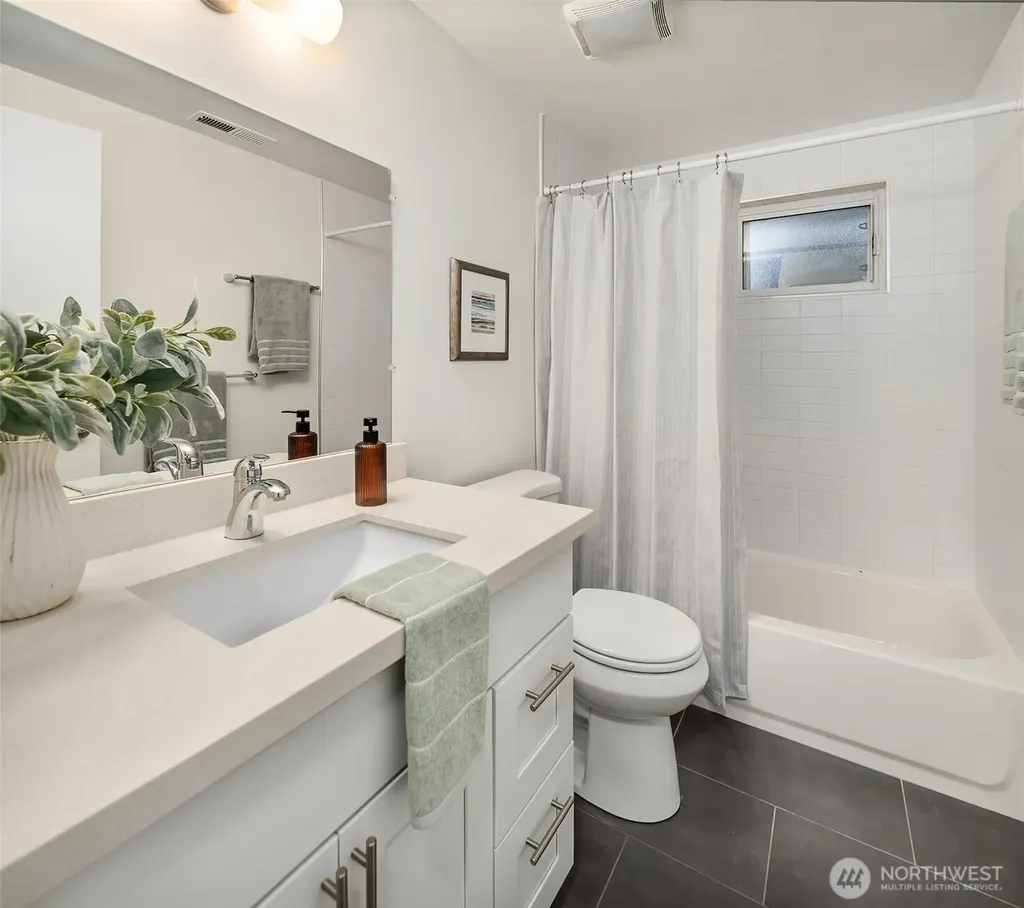 5702 239th Place SW Mountlake Terrace WA 98043