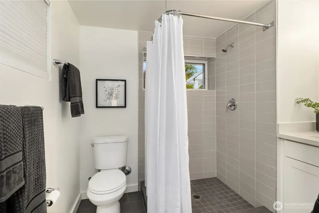 5702 239th Place SW Mountlake Terrace WA 98043