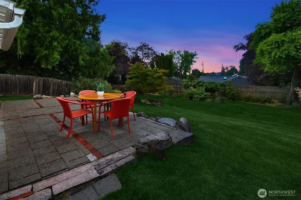 5702 239th Place SW Mountlake Terrace WA 98043