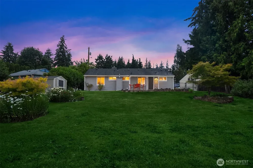 5702 239th Place SW Mountlake Terrace WA 98043