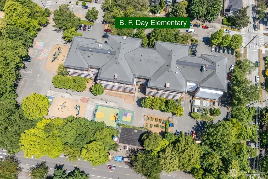 4105 Fremont Avenue N Seattle WA 98103