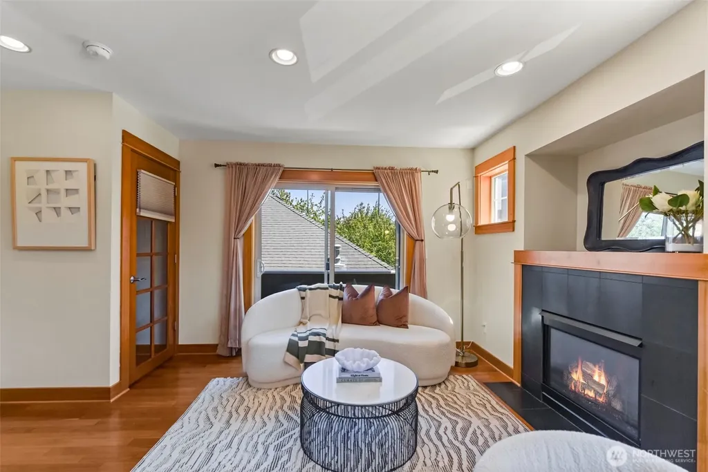 4105 Fremont Avenue N Seattle WA 98103