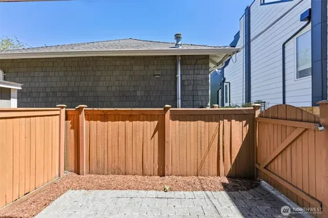 4105 Fremont Avenue N Seattle WA 98103