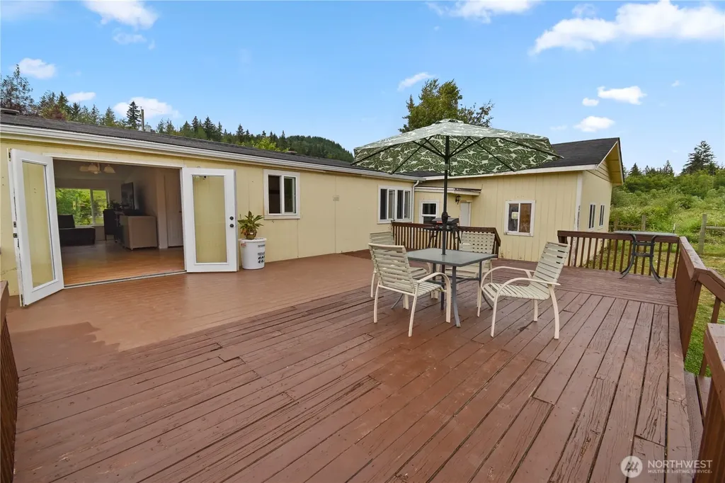 18268 Colony Road Bow WA 98232