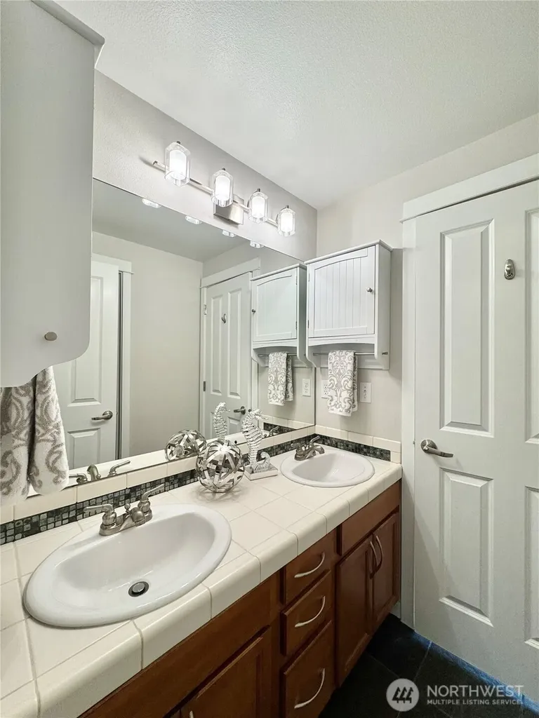 2138 N 113th Street Seattle WA 98133