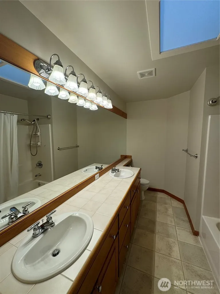 19416 NE 43rd Place Sammamish WA 98074