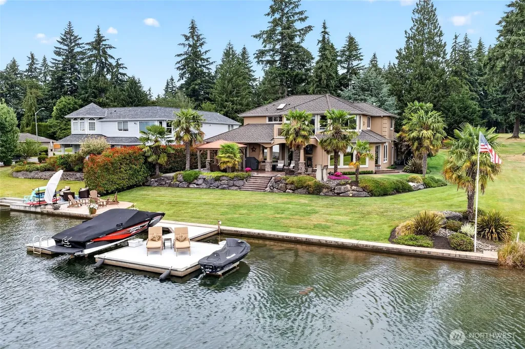20208 Island Parkway East Lake Tapps WA 98391