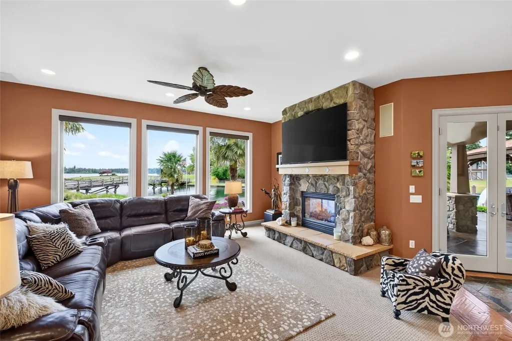 20208 Island Parkway East Lake Tapps WA 98391