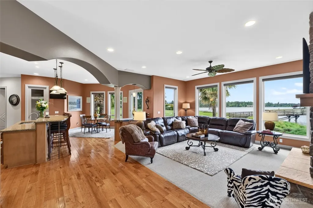 20208 Island Parkway East Lake Tapps WA 98391