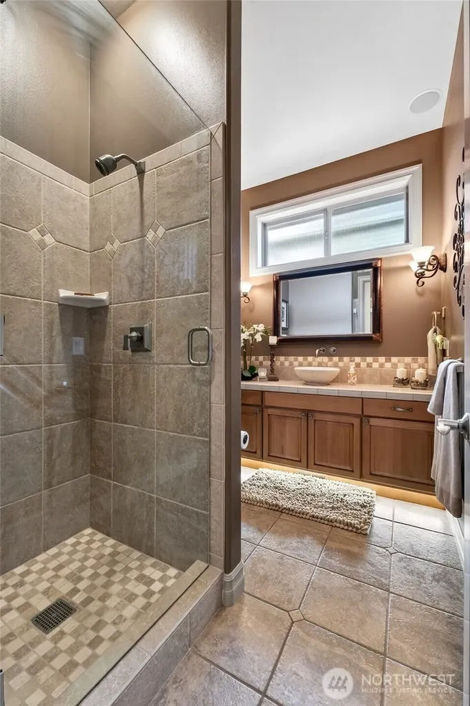 20208 Island Parkway East Lake Tapps WA 98391