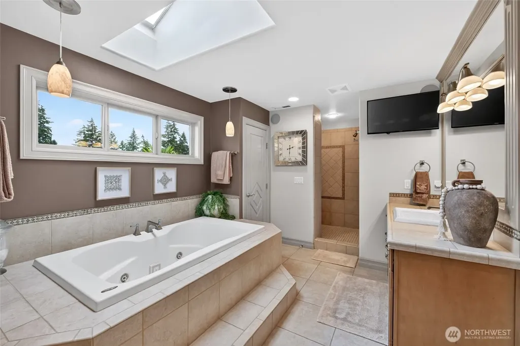 20208 Island Parkway East Lake Tapps WA 98391