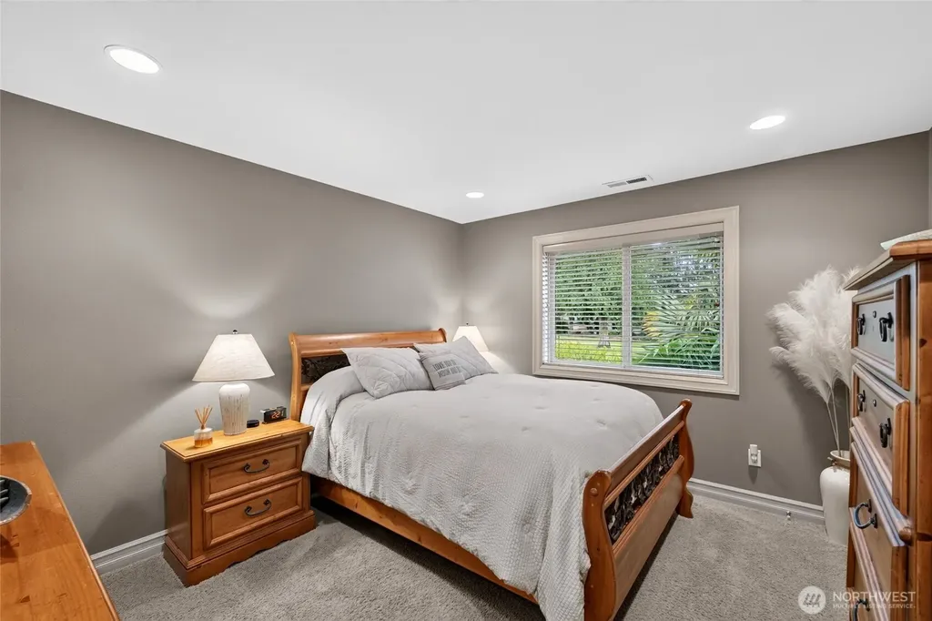 20208 Island Parkway East Lake Tapps WA 98391